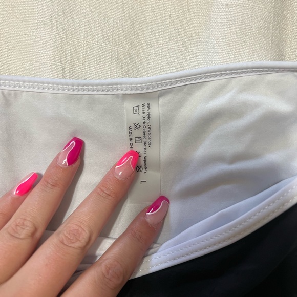 SHEIN large black and white high waisted bikini - Picture 3 of 4